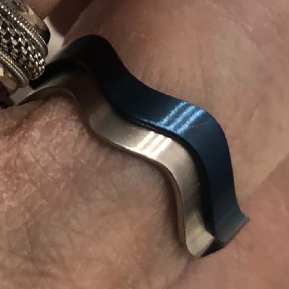 Two tone stainless wave ring NWT